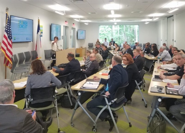 HARC President Lisa Gonzalez kicks off the discussion at the CEBN/HARC clean energy policy and business forum on May 1, 2018.